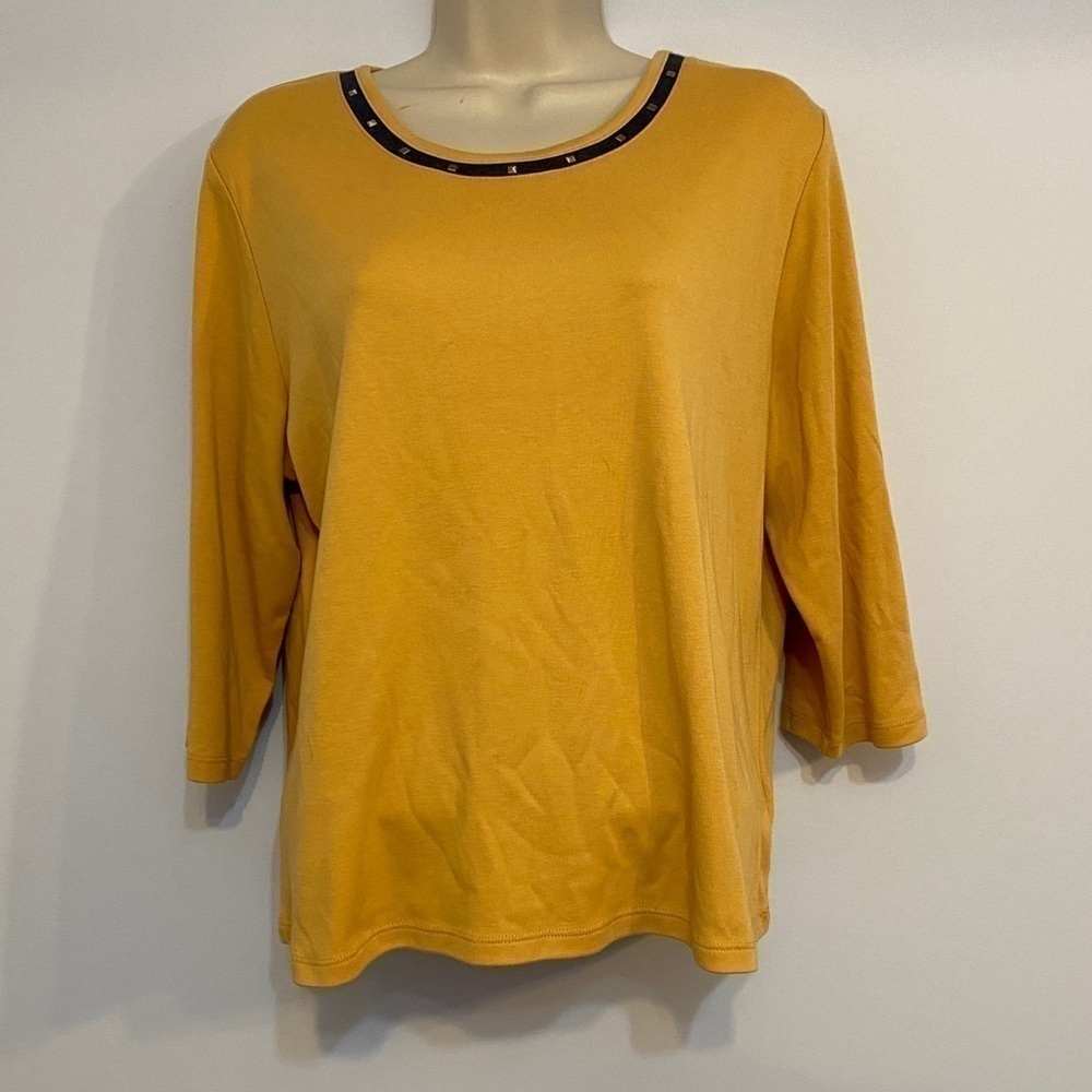 4/$35 Alia petite Medium yellow top studs scoop